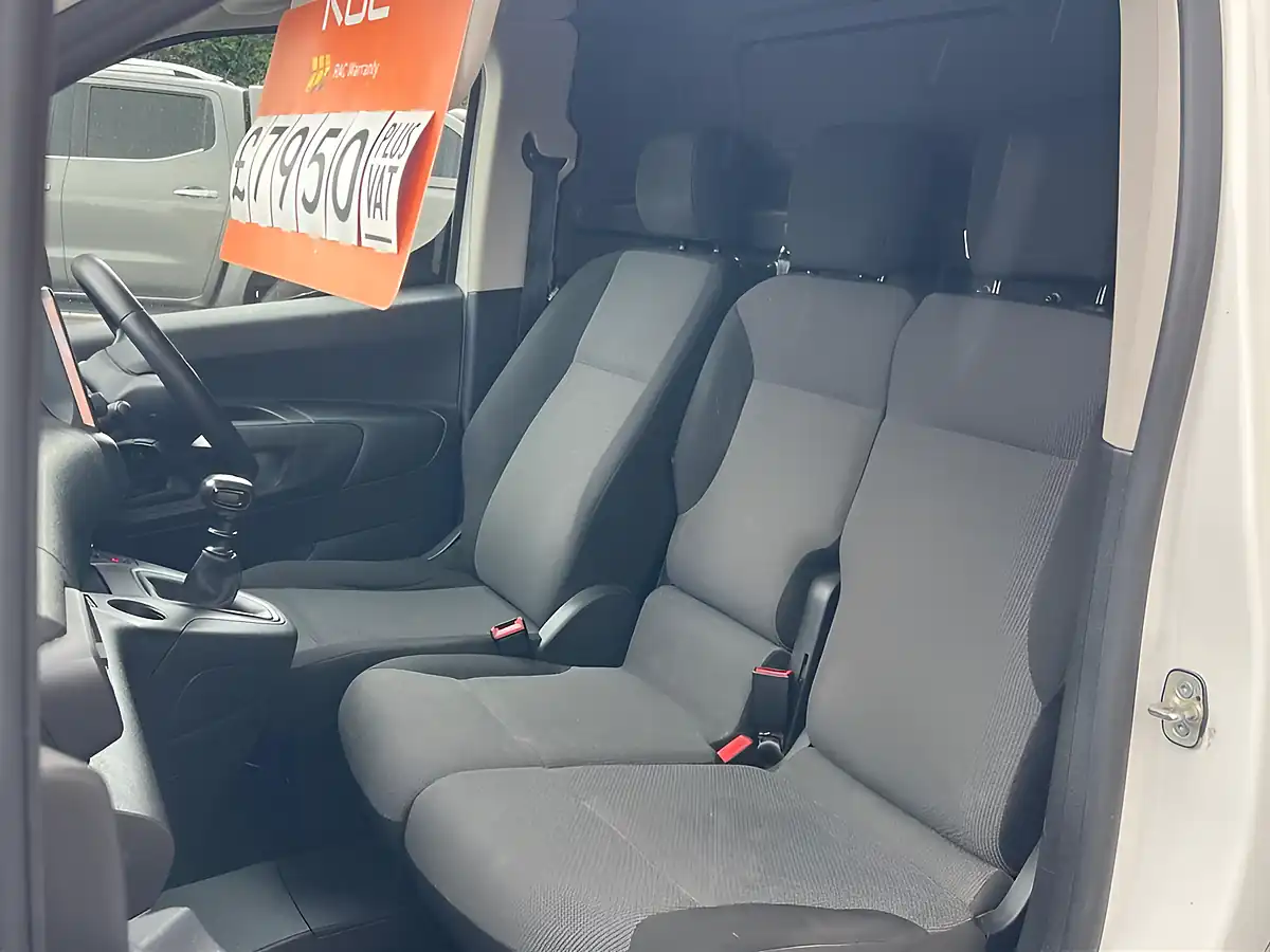 Used 2022 Toyota Proace City Icon White - Interior and Exterior details 11