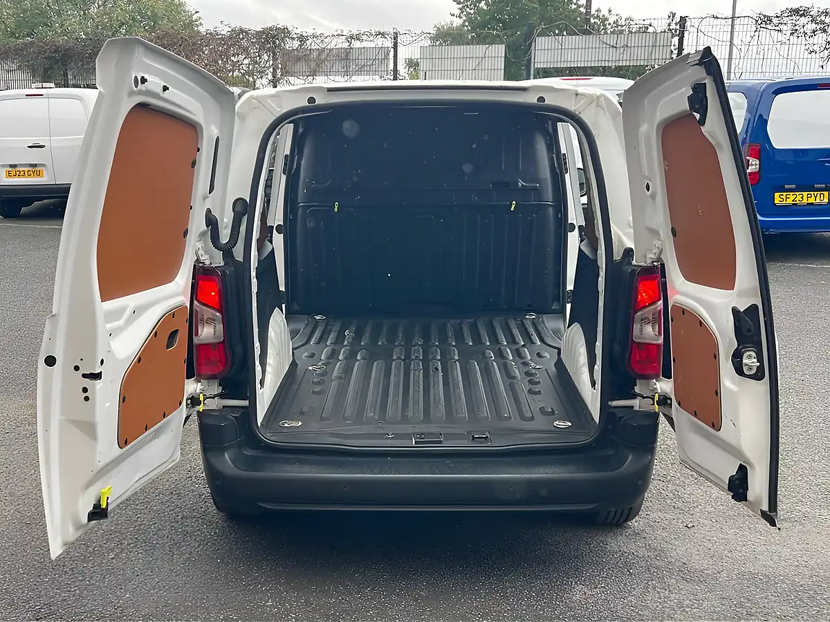 Used 2022 Toyota Proace City Icon White - Interior and Exterior details 5