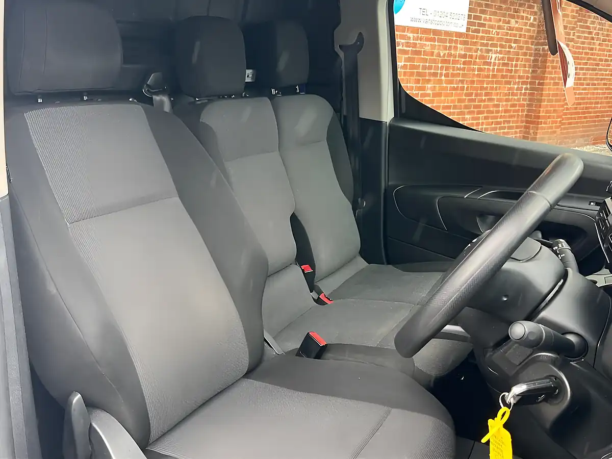 Used 2022 Toyota Proace City Icon White - Interior and Exterior details 7