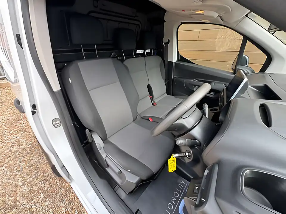 Used 2022 Toyota Proace City Icon White - Interior and Exterior details 13