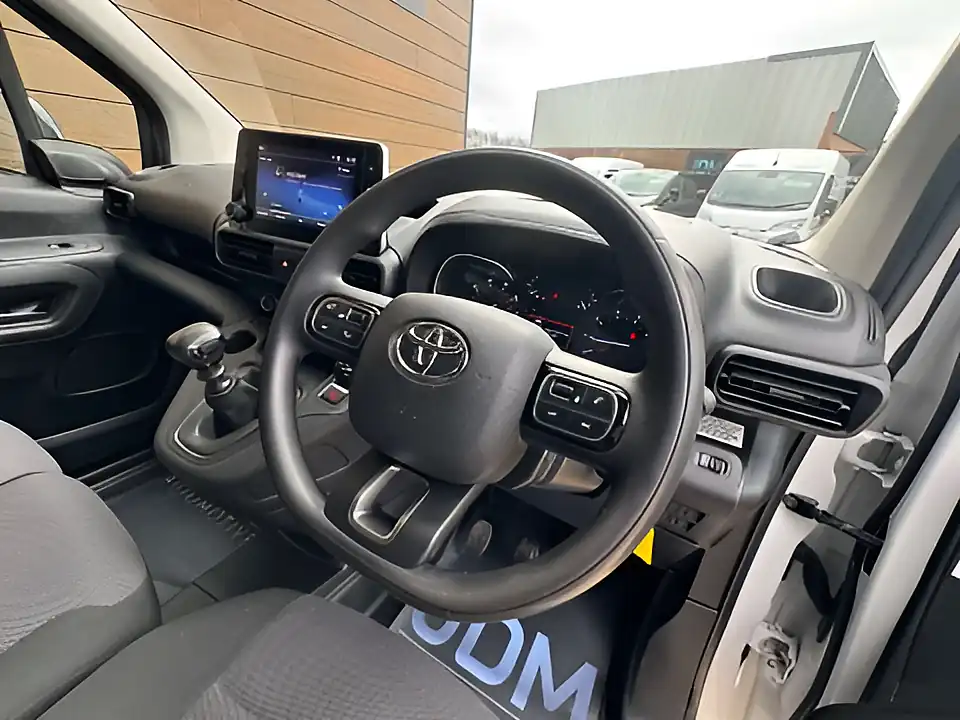 Used 2022 Toyota Proace City Icon White - Interior and Exterior details 15