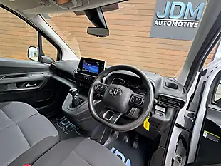 Used 2022 Toyota Proace City Icon White - Interior and Exterior details 16