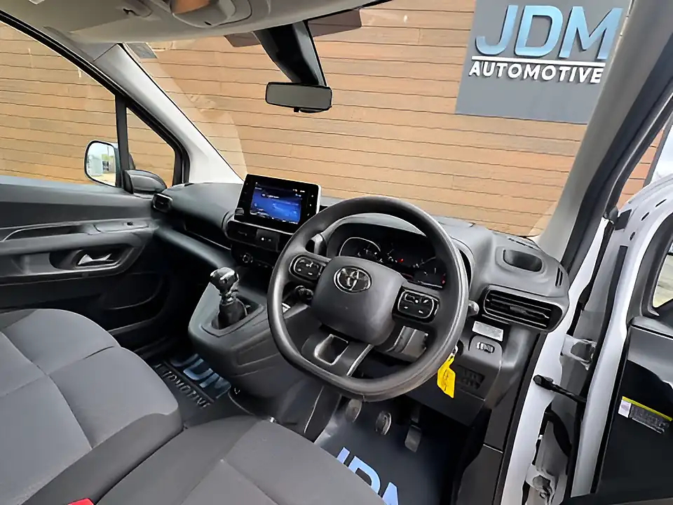 Used 2022 Toyota Proace City Icon White - Interior and Exterior details 16