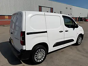 Used 2022 Toyota Proace City Icon White - Interior and Exterior details 3