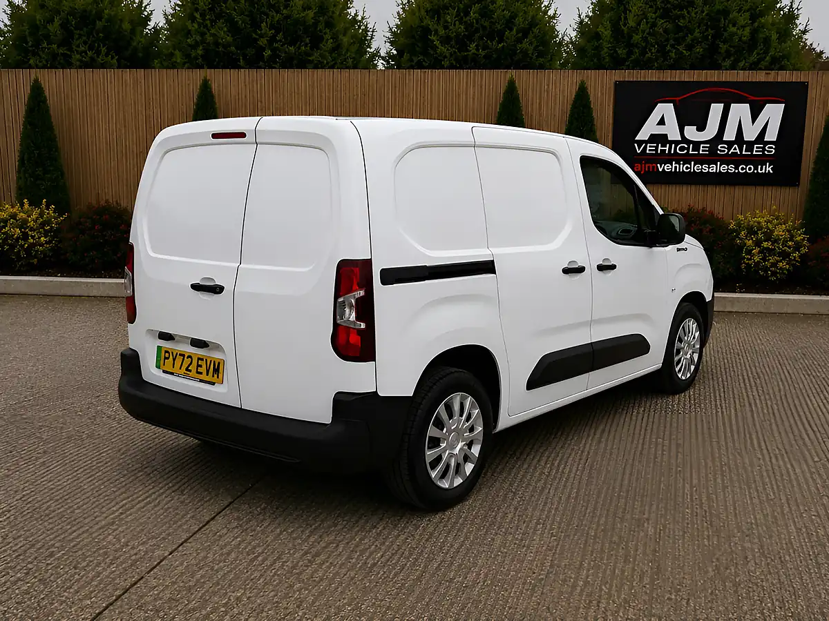 Used 2022 Toyota Proace City L1 Icon White - Interior and Exterior details 8