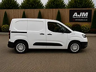Used 2022 Toyota Proace City L1 Icon White - Interior and Exterior details 9