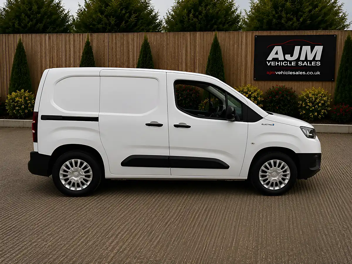 Used 2022 Toyota Proace City L1 Icon White - Interior and Exterior details 9