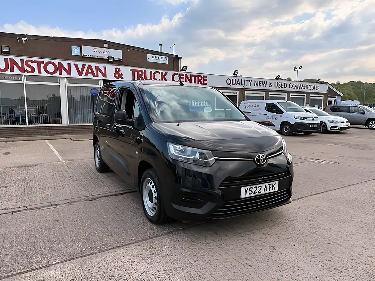 Used 2022 Toyota Proace City Pro Black - Front View