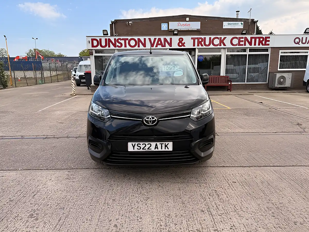 Used 2022 Toyota Proace City Pro Black - Interior and Exterior details 12