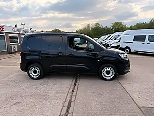 Used 2022 Toyota Proace City Pro Black - Interior and Exterior details 2