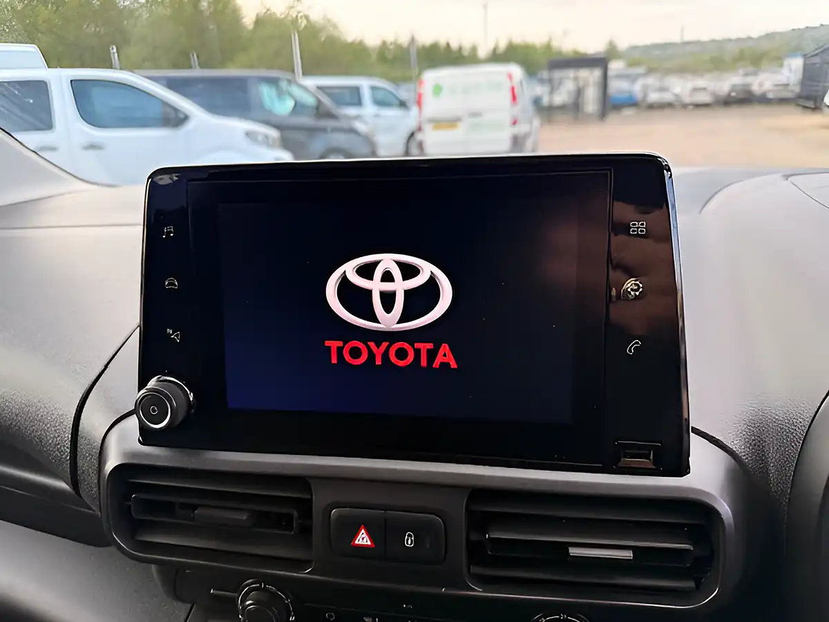 Used 2022 Toyota Proace City Pro Black - Interior and Exterior details 20