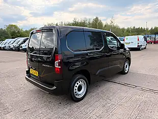 Used 2022 Toyota Proace City Pro Black - Interior and Exterior details 4