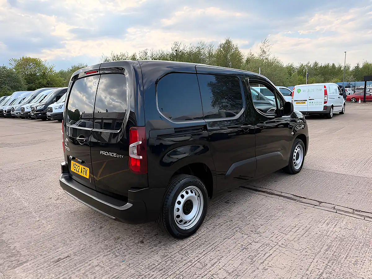 Used 2022 Toyota Proace City Pro Black - Interior and Exterior details 4