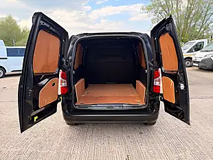 Used 2022 Toyota Proace City Pro Black - Interior and Exterior details 6