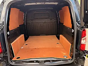 Used 2022 Toyota Proace City Pro Black - Interior and Exterior details 7