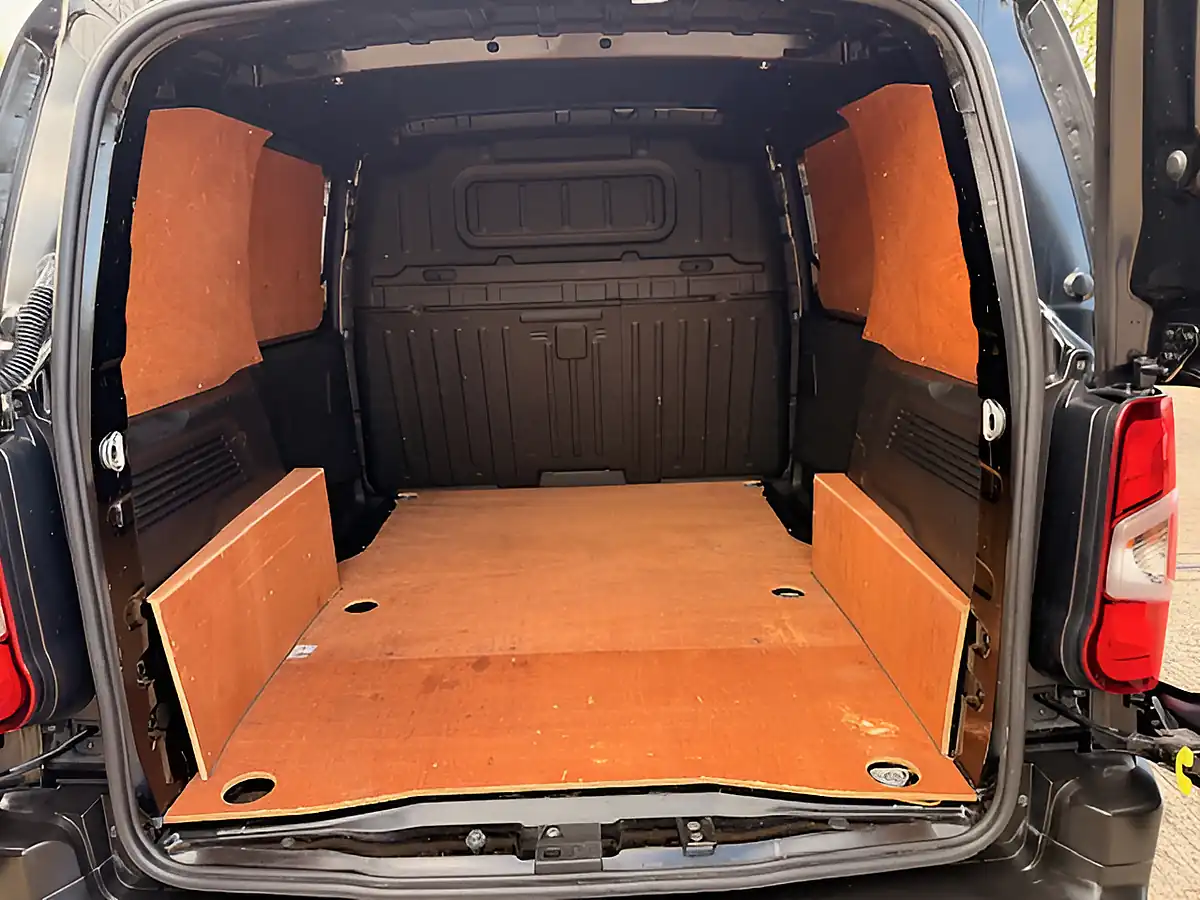 Used 2022 Toyota Proace City Pro Black - Interior and Exterior details 7