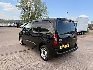 Used 2022 Toyota Proace City Pro Black - Interior and Exterior details 8