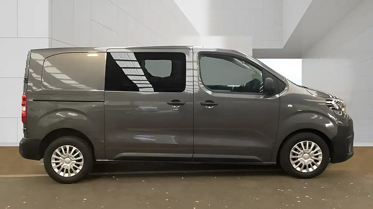Used 2022 Toyota Proace Icon Medium 6 SEAT Grey - Interior and Exterior details 6