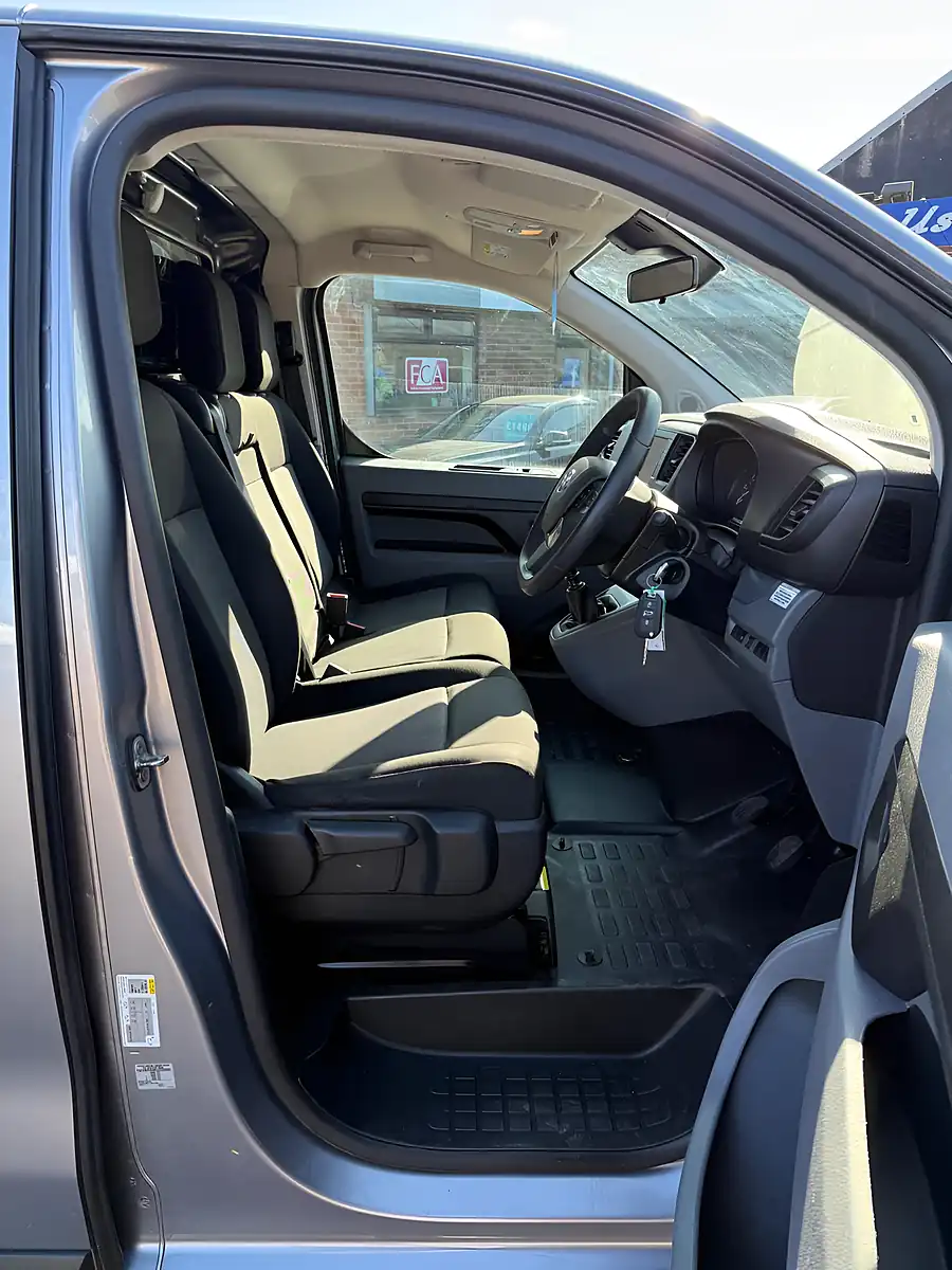 Used 2022 Toyota Proace Icon Medium Panel Van Mwb Grey - Interior and Exterior details 11