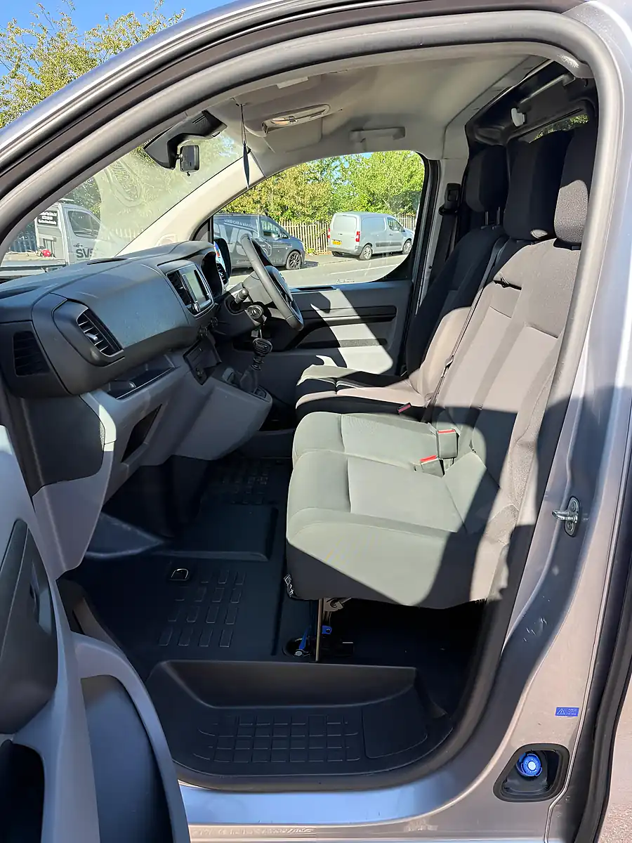 Used 2022 Toyota Proace Icon Medium Panel Van Mwb Grey - Interior and Exterior details 19