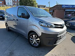 Used 2022 Toyota Proace Icon Medium Panel Van Mwb Grey - Interior and Exterior details 2