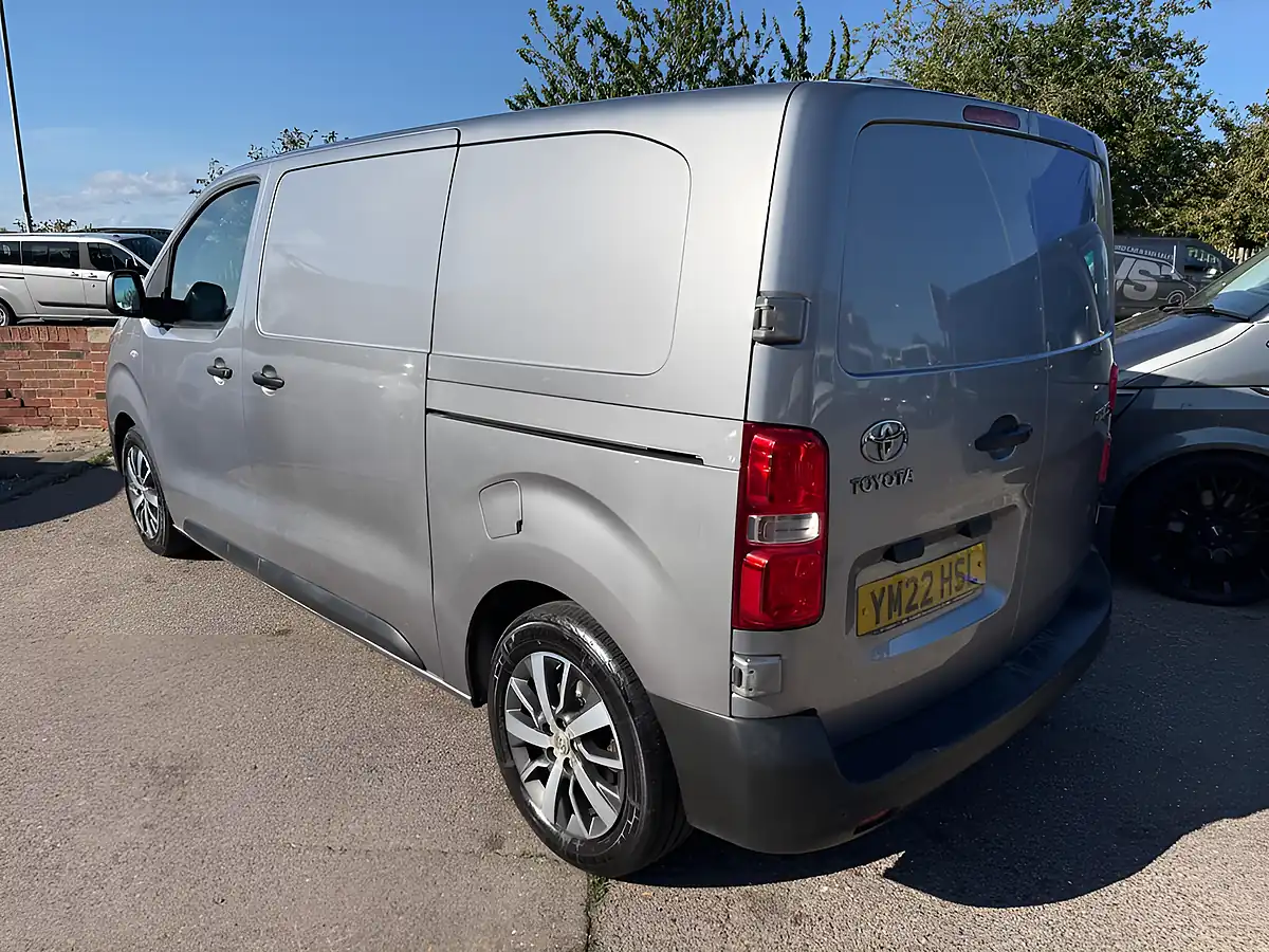 Used 2022 Toyota Proace Icon Medium Panel Van Mwb Grey - Interior and Exterior details 3