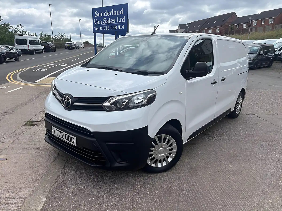 Used 2022 Toyota Proace Icon White - Front View