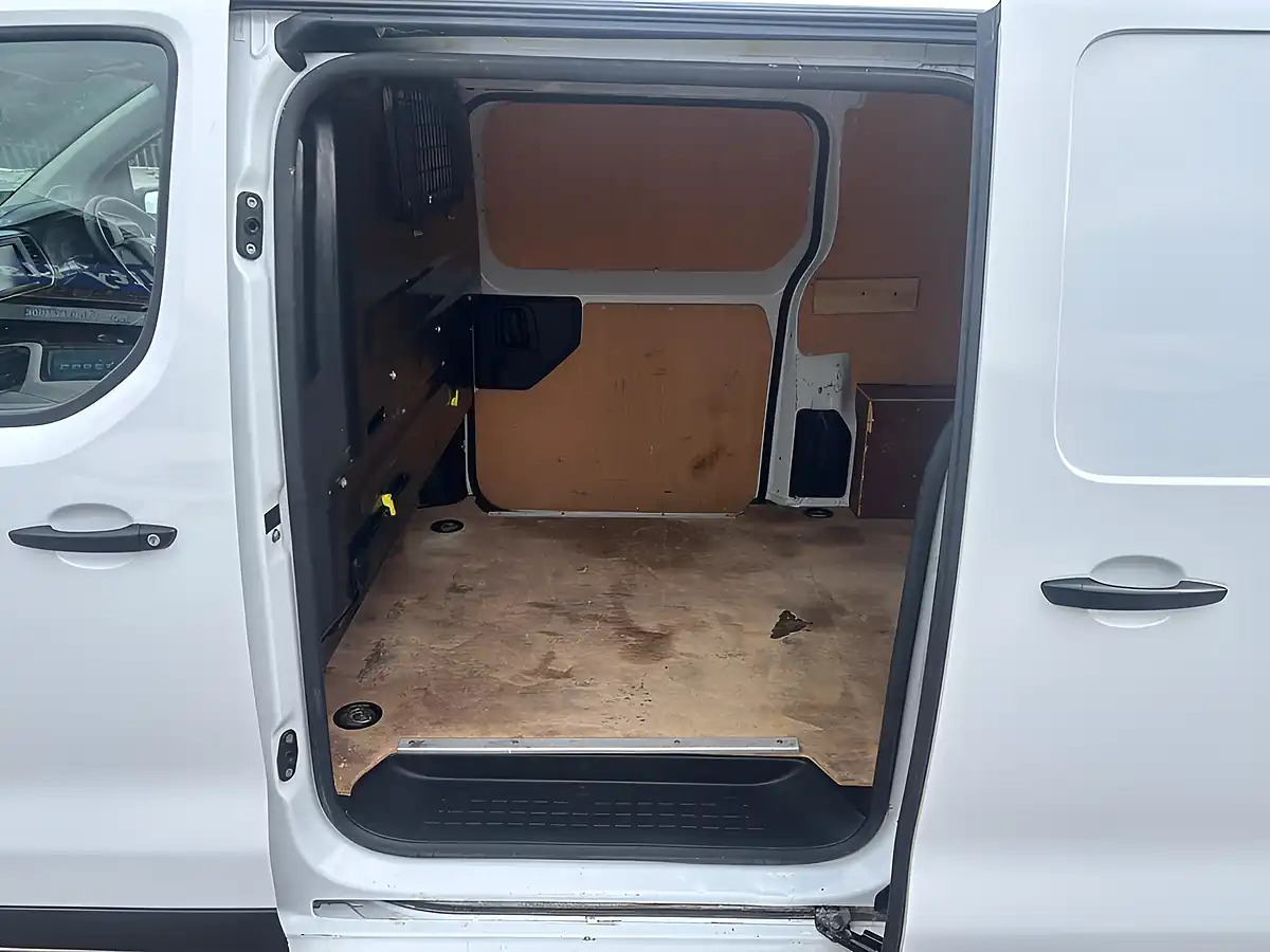 Used 2022 Toyota Proace Icon White - Interior and Exterior details 14