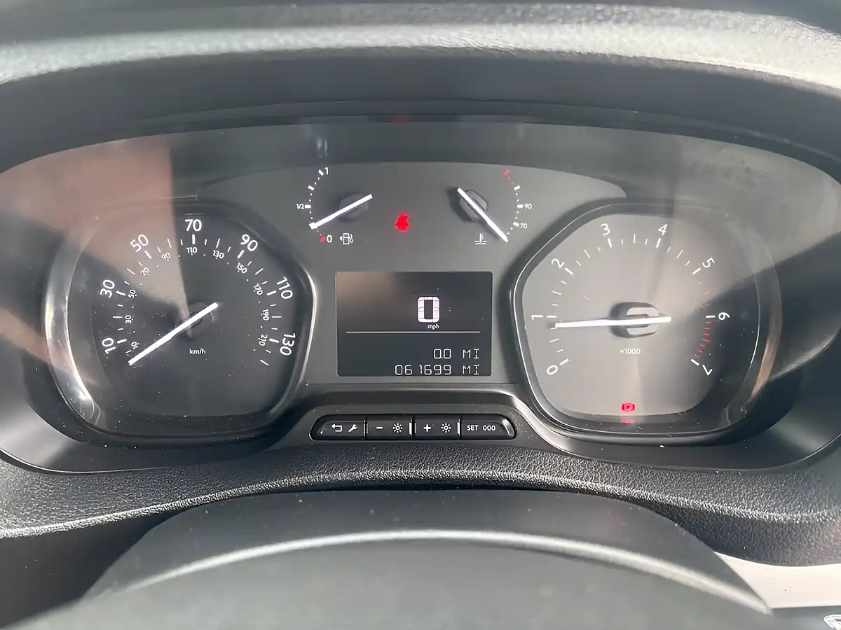 Used 2022 Toyota Proace Icon White - Interior and Exterior details 20
