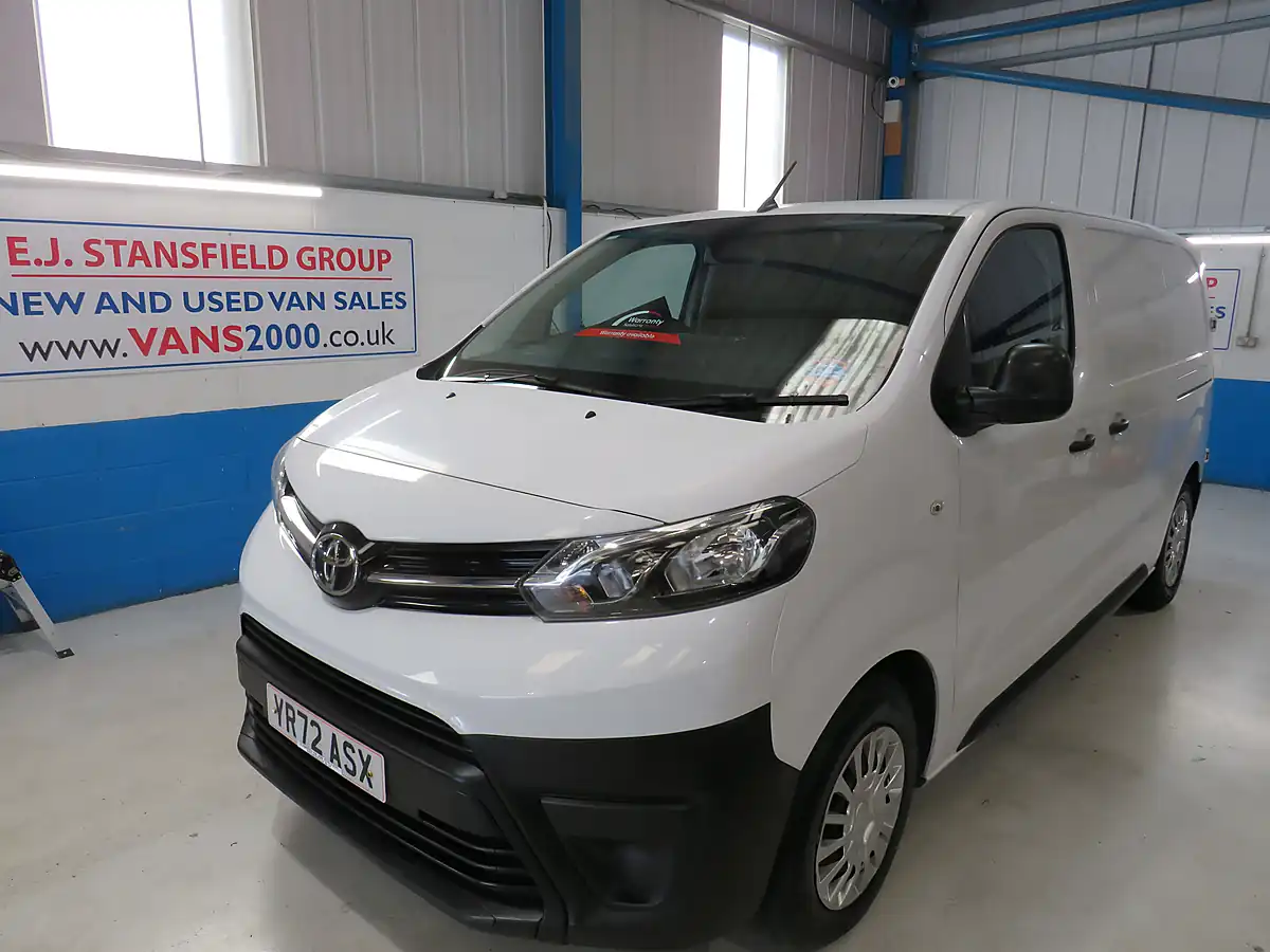 Used 2022 Toyota Proace Icon White - Front View