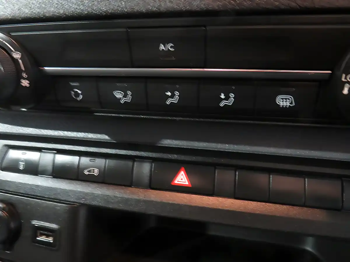 Used 2022 Toyota Proace Icon White - Interior and Exterior details 12