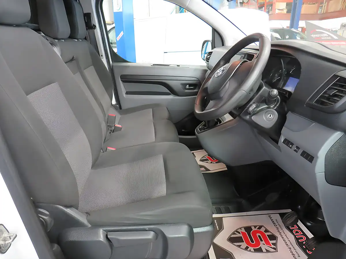 Used 2022 Toyota Proace Icon White - Interior and Exterior details 8