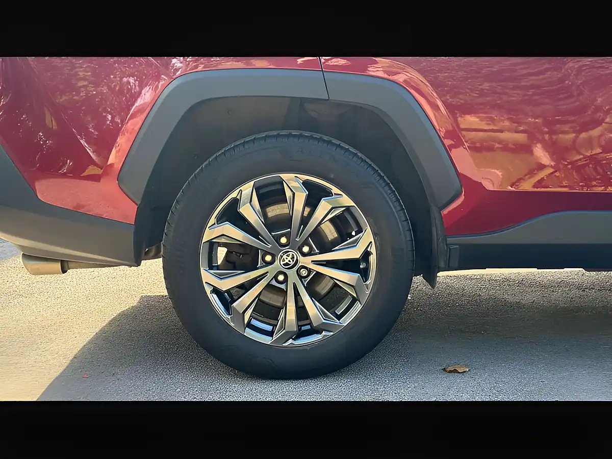Used 2022 Toyota Rav4 Design Red - Interior and Exterior details 11