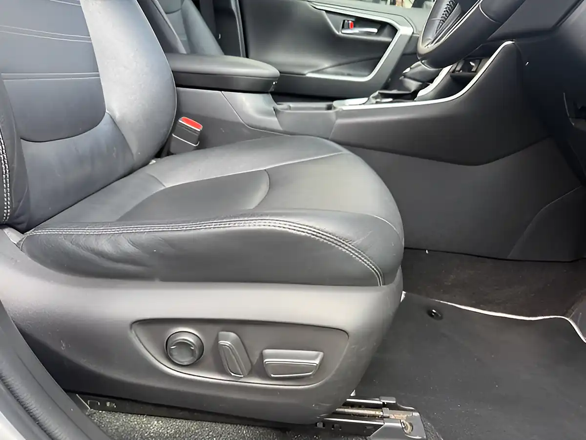 Used 2022 Toyota Rav4 Excel Silver - Interior and Exterior details 14