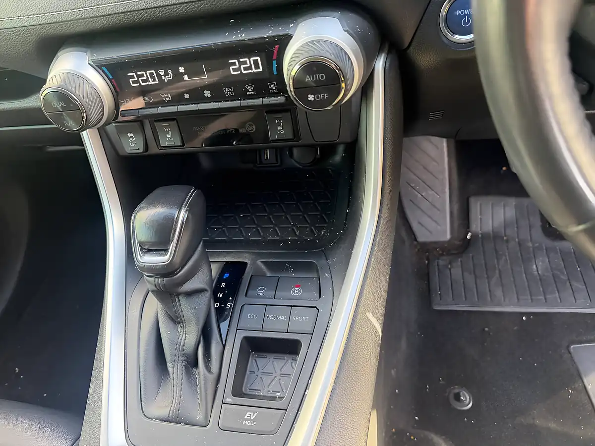 Used 2022 Toyota RAV4 Excel Silver - Interior and Exterior details 13