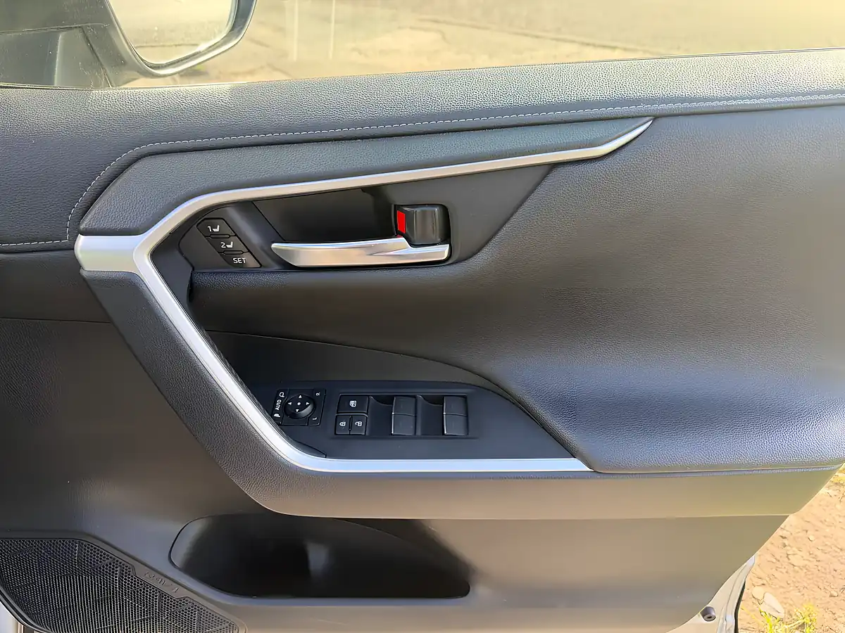Used 2022 Toyota RAV4 Excel Silver - Interior and Exterior details 18