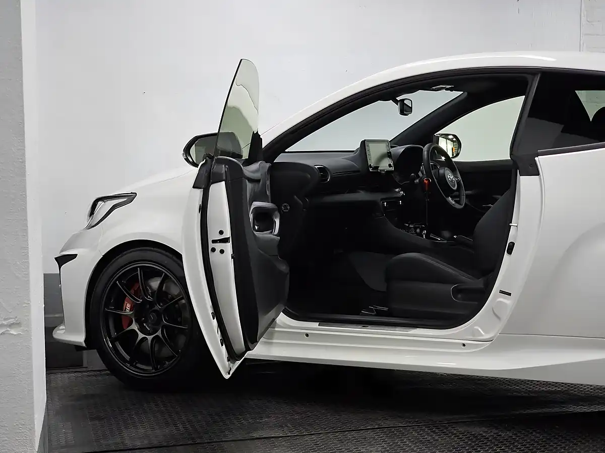 Used 2022 Toyota Yaris Circuit Pack Cirrus White - Interior and Exterior details 11