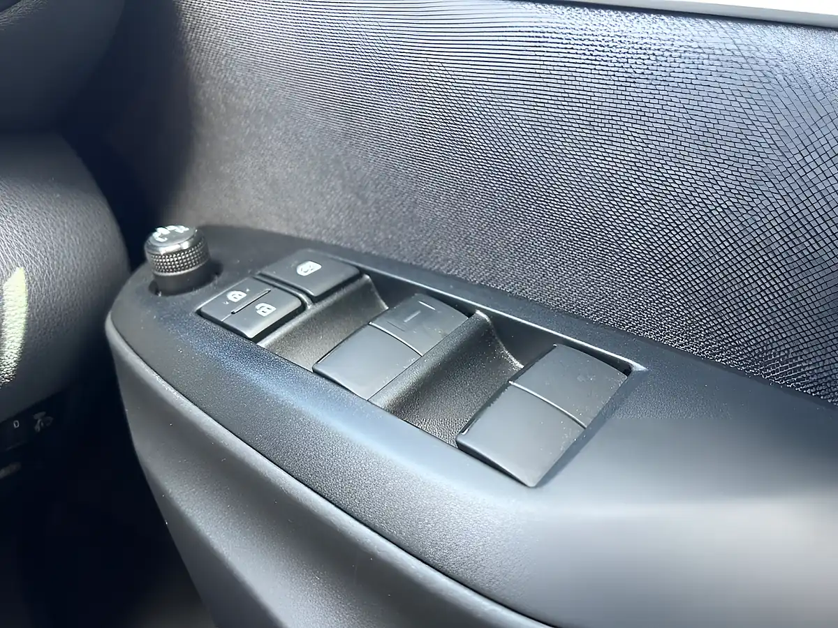 Used 2022 Toyota Yaris Cross Design Silver - Interior and Exterior details 19
