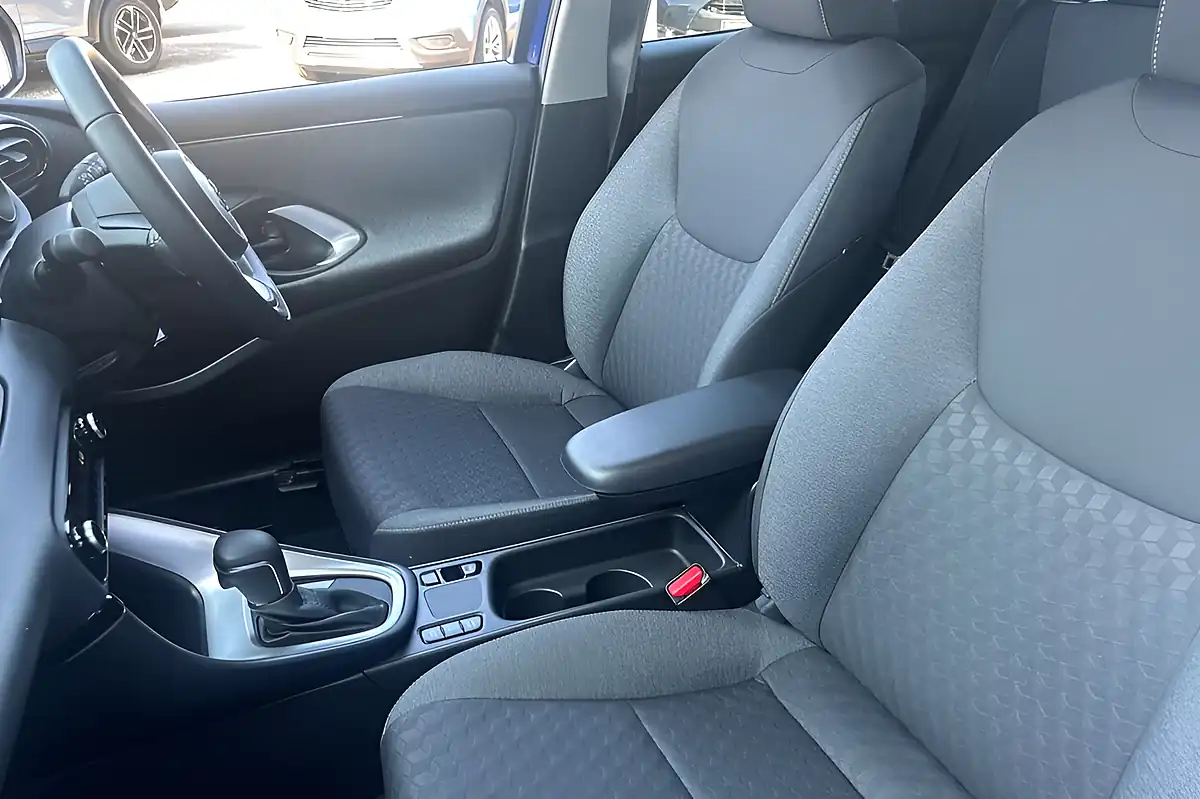 Used 2022 Toyota Yaris Design Blue - Interior and Exterior details 11