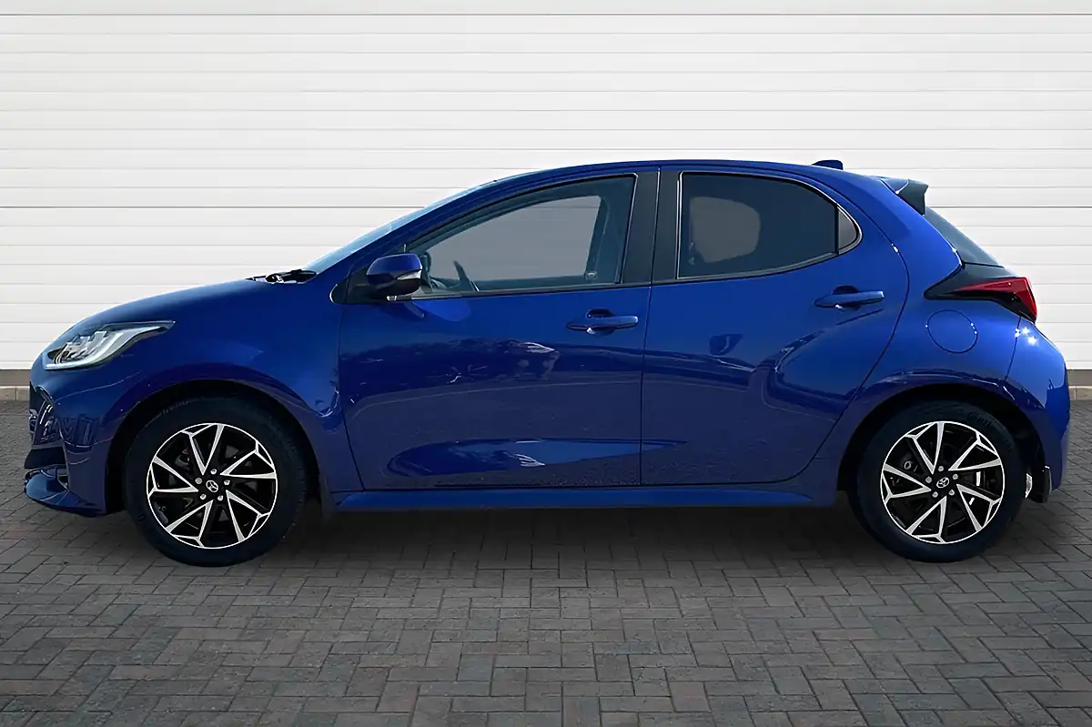 Used 2022 Toyota Yaris Design Blue - Interior and Exterior details 6