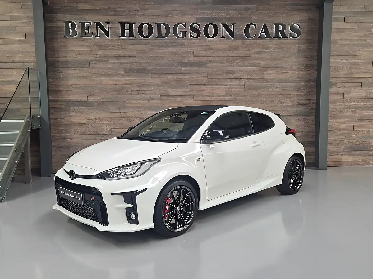 Used 2022 Toyota Yaris Gr Circuit White - Front View