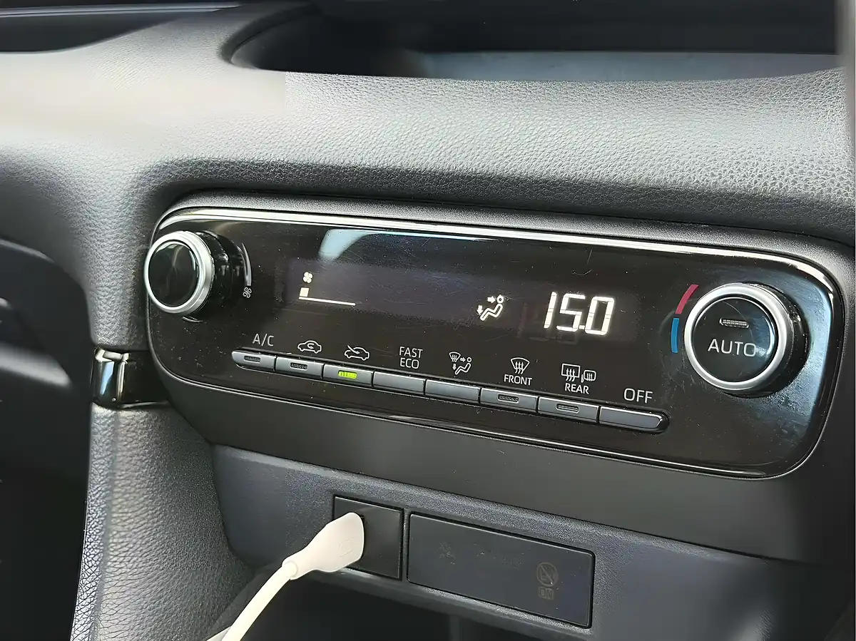 Used 2022 Toyota Yaris Icon White - Interior and Exterior details 8