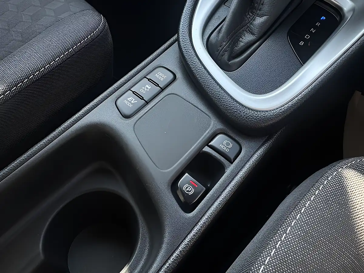 Used 2022 Toyota Yaris Icon White - Interior and Exterior details 18