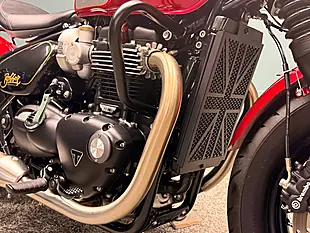 Used 2022 Triumph Bobber Gold Line Red - Interior and Exterior details 12