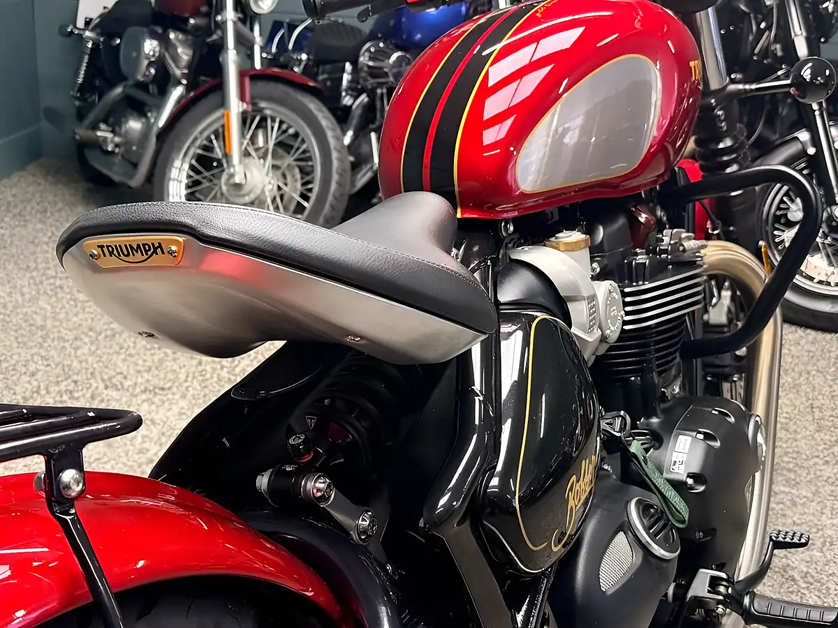 Used 2022 Triumph Bobber Gold Line Red - Interior and Exterior details 14