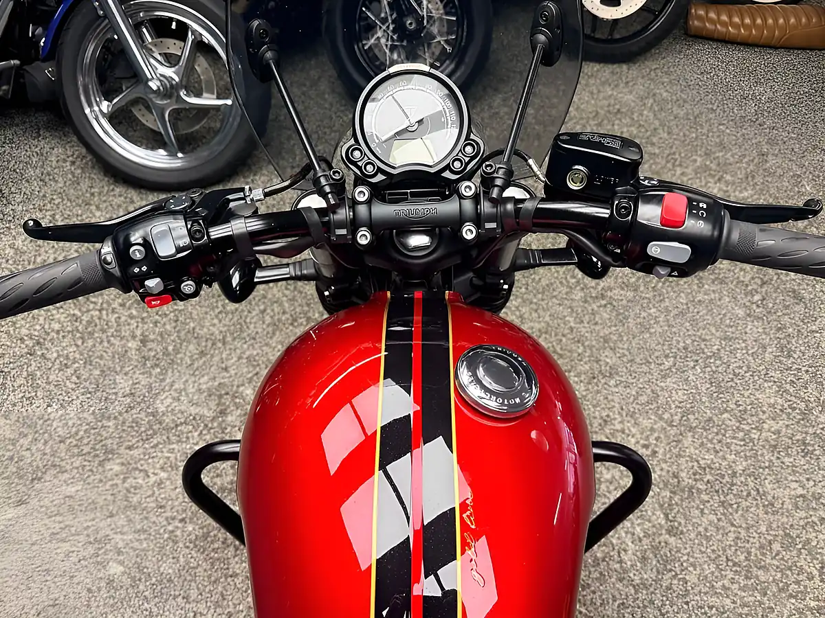 Used 2022 Triumph Bobber Gold Line Red - Interior and Exterior details 17