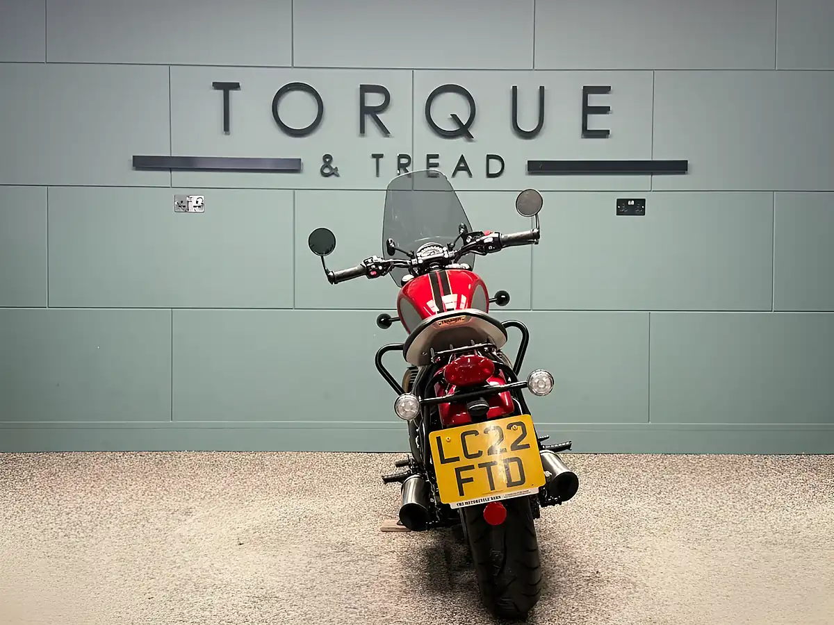 Used 2022 Triumph Bobber Gold Line Red - Interior and Exterior details 5