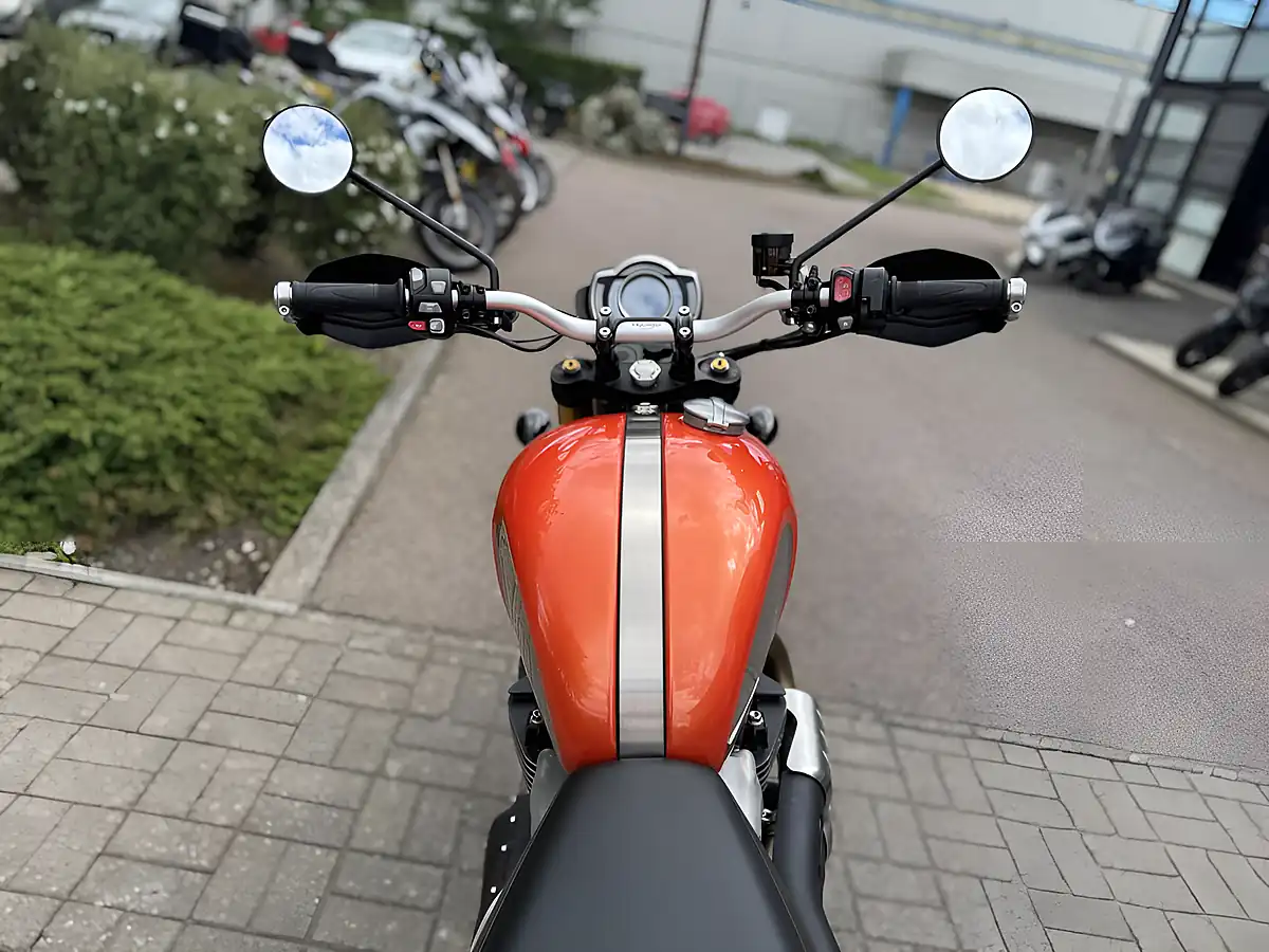 Used 2022 Triumph Scrambler 1200 Xe Orange - Interior and Exterior details 11
