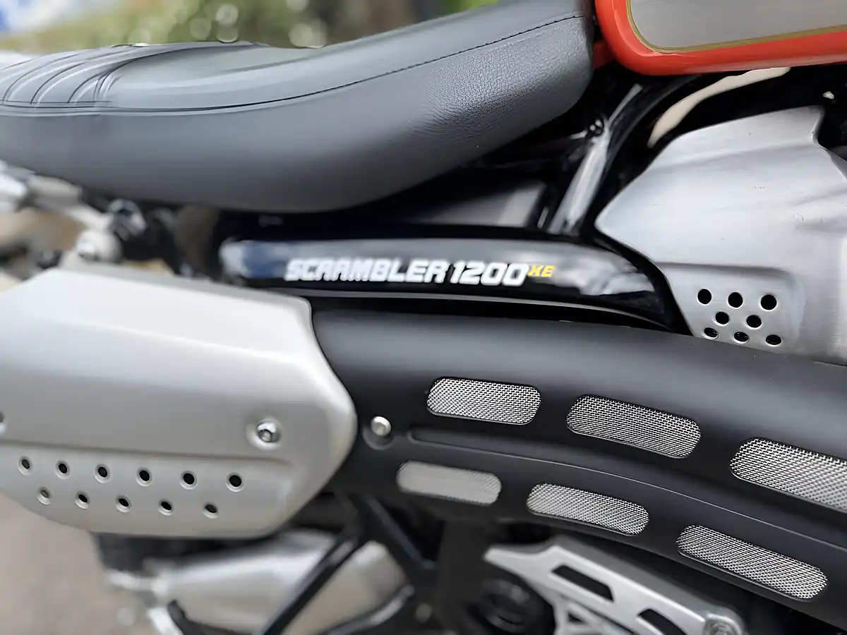 Used 2022 Triumph Scrambler 1200 Xe Orange - Interior and Exterior details 14