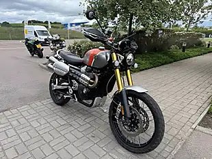 Used 2022 Triumph Scrambler 1200 Xe Orange - Interior and Exterior details 4